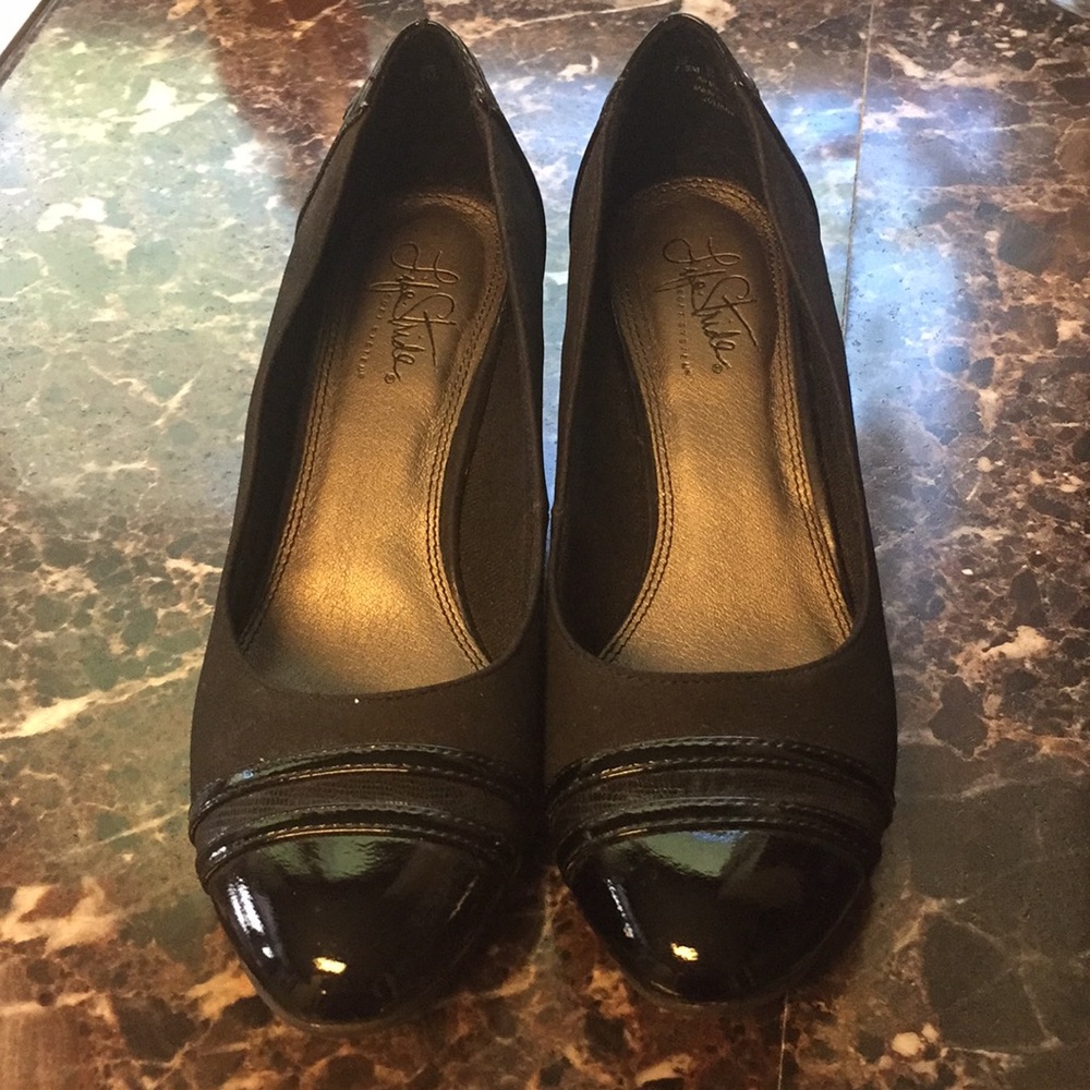 Non slip work shoes